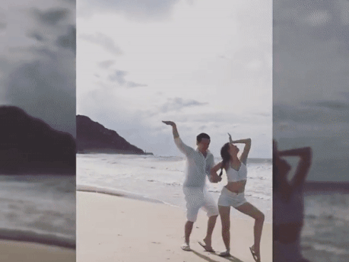 Đứng lặng lẽ sau hậu trường, Ông Cao Thắng chứng kiến Đông Nhi tỏa sáng-15