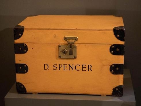 Mở cửa phòng riêng của công nương Diana tại Buckingham