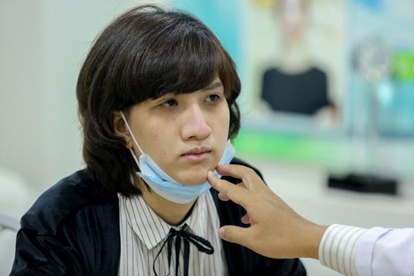 Next Top Model Hồng Xuân đi chỉnh mũi -5