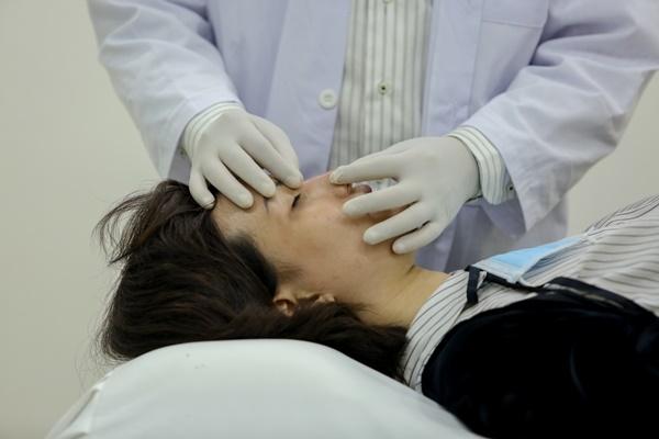 Next Top Model Hồng Xuân đi chỉnh mũi -7