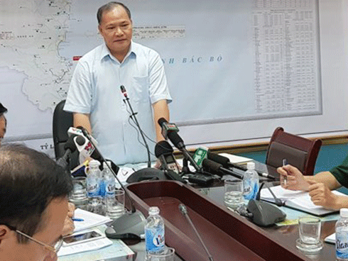 Đứng im suốt 24 giờ, bão số 4 chuẩn bị tăng tốc