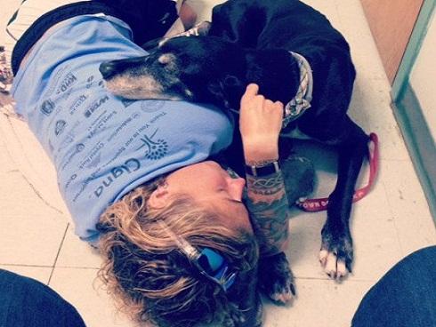 Chó cưng qua đời, chủ viết 'điếu văn' gây bão mạng xã hội