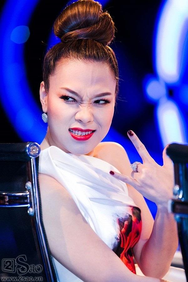 Clip: 'Lầy' kiểu Mỹ Tâm bảo sao fan cứ 'chết đứ đừ' dù đi theo đã 20 năm -3