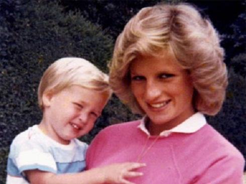 Hoàng tử William và Harry hối tiếc về cuộc điện thoại cuối cùng của mẹ