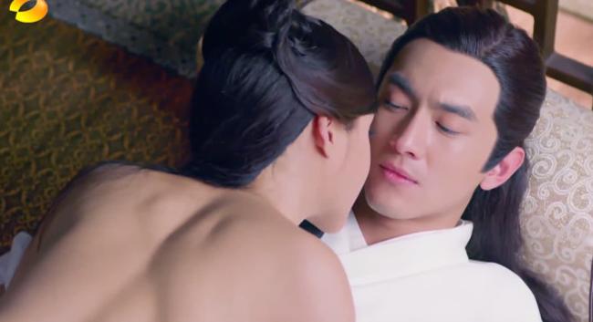 nhat duoc ca ro san ngo ngan trong nhung canh phim nguoi lon hinh anh 3