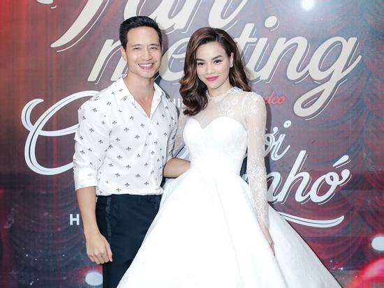 Hồ Ngọc Hà tiết lộ phải hôn Kim Lý 'muốn chết' trong MV dán mác 18+