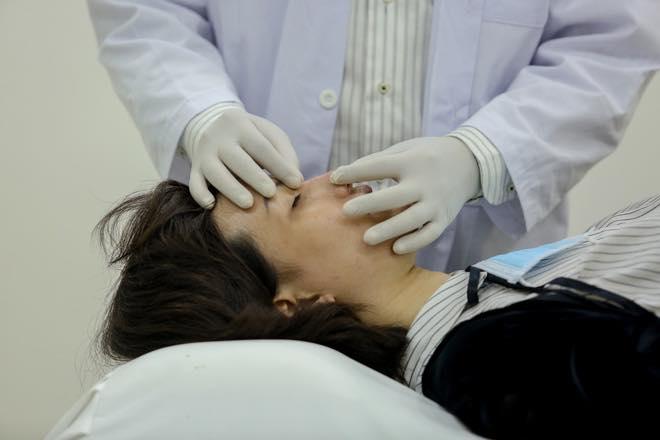 Sau khi bị quăng vẹo mũi, Hồng Xuân tiết lộ Nguyễn Hợp cào rách người Cao Thiên Trang -5