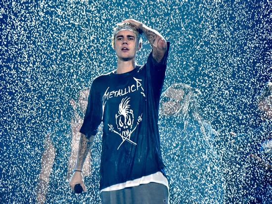 Justin Bieber đột ngột huỷ tour diễn: Nguyên nhân từ đâu?