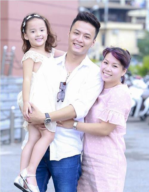 Vợ chồng Hồng Đăng cho 2 con gái học 'trường làng' -2