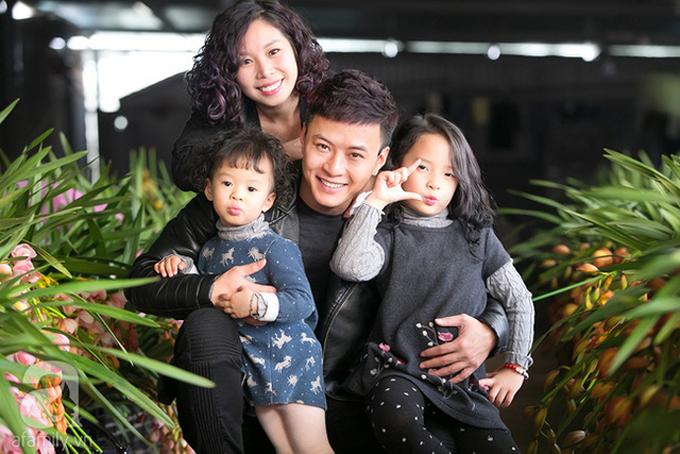 Vợ chồng Hồng Đăng cho 2 con gái học 'trường làng' -3