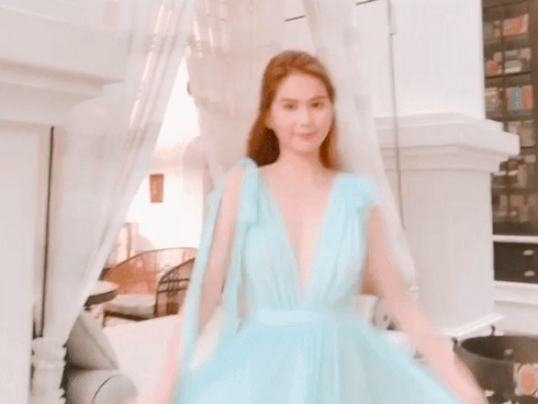 Ngoài những chiếc váy hở hang còn có một Ngọc Trinh dịu dàng như tiên nữ