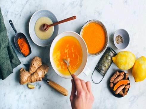 Hot girl sở hữu đôi môi gợi cảm nhất Hollywood ăn chay trường để giữ thân hình săn chắc, quyến rũ-3