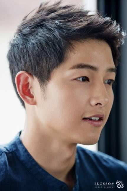 Song Joong Ki xin lỗi vì lấy chuyện kết hôn để quảng bá cho phim mới-1