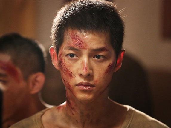 Quá áp lực, Song Joong Ki từ trai ngoan chuyển sang phì phèo thuốc lá-5