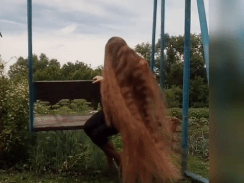 'Liêu xiêu' với vẻ đẹp của công chúa tóc mây đời thực