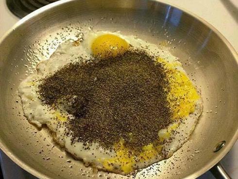 Bánh rán khoai lang nóng hổi, vừa thổi vừa ăn-1