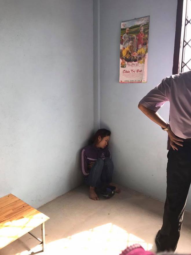 Người dân chỉ tạm giữ người phụ nữ lạ mặt này chứ không hề đánh đập