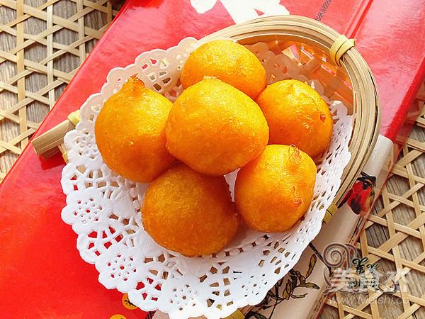 Bánh rán khoai lang nóng hổi, vừa thổi vừa ăn-1