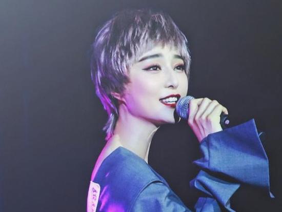 Phạm Băng Băng bất ngờ khoe tóc ngắn, cư dân mạng nức nở khen vì quá đẹp