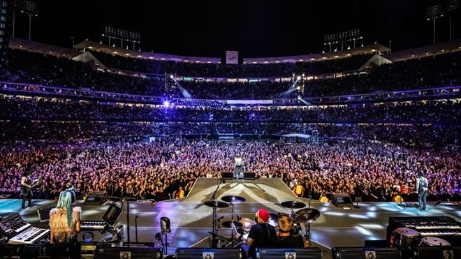 Bị Trung Quốc cấm diễn, Justin Bieber vẫn kiếm được 63 triệu USD-2