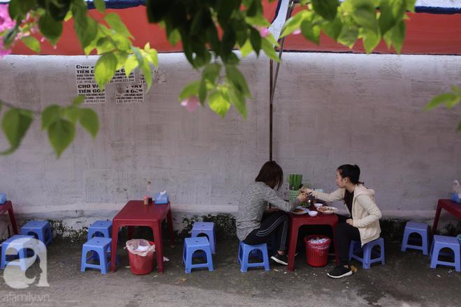 Quán bánh cuốn của hai phụ nữ lấy chung một chồng, siêu ngon, siêu đắt đỏ từ 1954 mà khách vẫn 'ghiền'-6