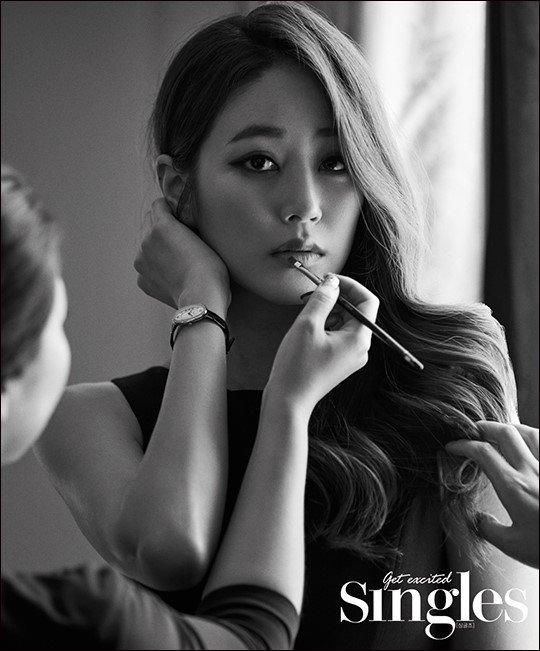 Sao Hàn 29/7: T.O.P đột ngột đổ bệnh sau scandal hút cần sa-9