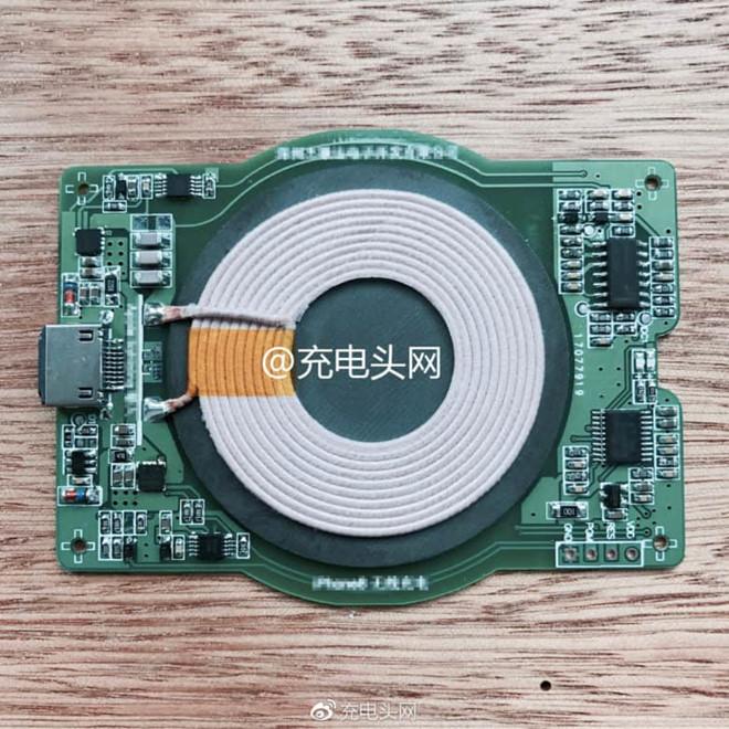 Lộ ảnh linh kiện cho thấy iPhone 8 dùng sạc không dây-1