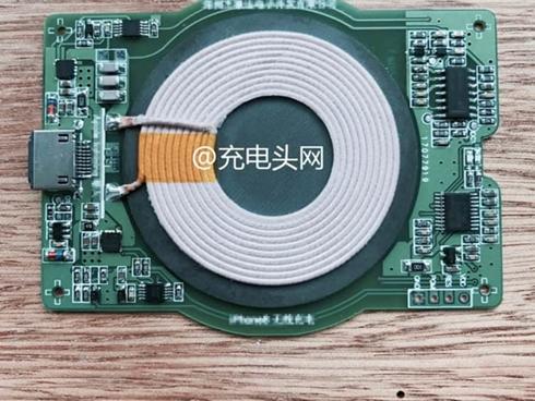 Lộ ảnh linh kiện cho thấy iPhone 8 dùng sạc không dây
