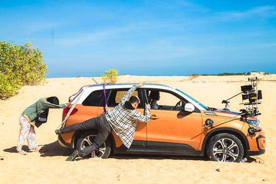 Bật mí hậu trường cảnh quay Hoàng Phi bắt cóc 'Hoa hậu hài' Thu Trang-4