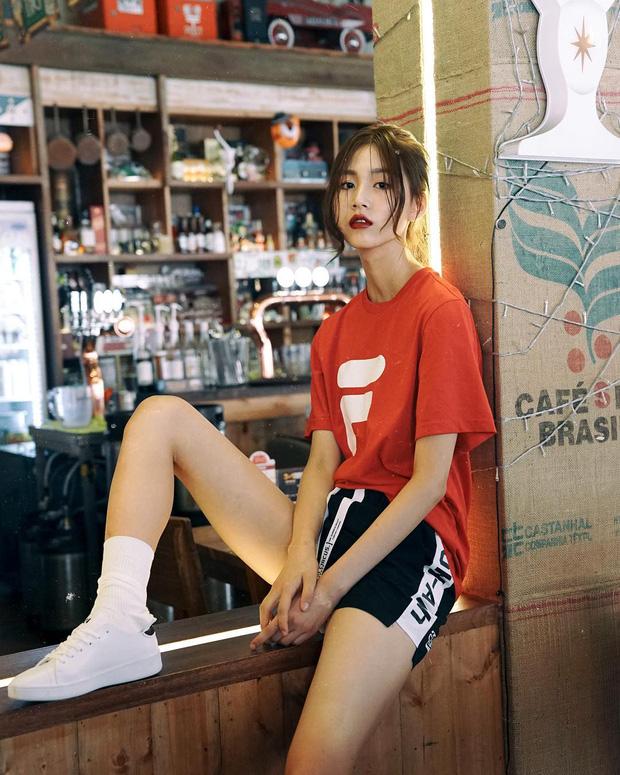 Giới trẻ châu Á người người nhà nhà đang diện T-shirt và sneaker Fila chất phát ngất ra sao?-1