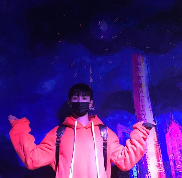 Nhan sắc thật của 'hot boy khẩu trang' làm các cô gái phát cuồng-3