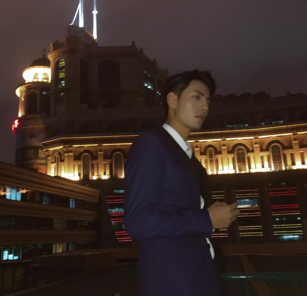 Nhan sắc thật của 'hot boy khẩu trang' làm các cô gái phát cuồng-7