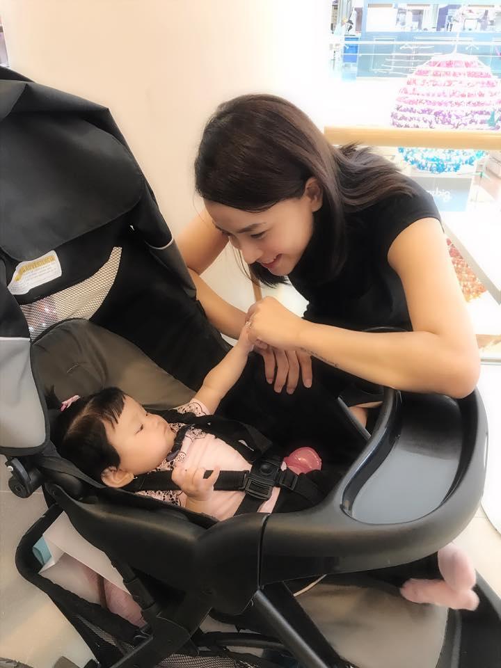 Tin sao Việt 29/7: Phan Như Thảo chọn váy đi đám cưới em trai vợ cũ của chồng-5