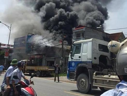 Lời kể nạn nhân thoát nạn vụ cháy khu xưởng khiến 8 người tử vong-10