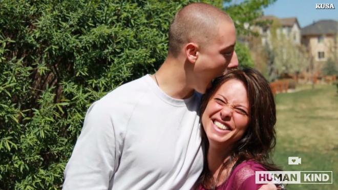 Mẹ không ngừng nhắn tin cho con trai đã mất vì tai nạn, một đêm nọ, bất ngờ tin nhắn được hồi âm-2