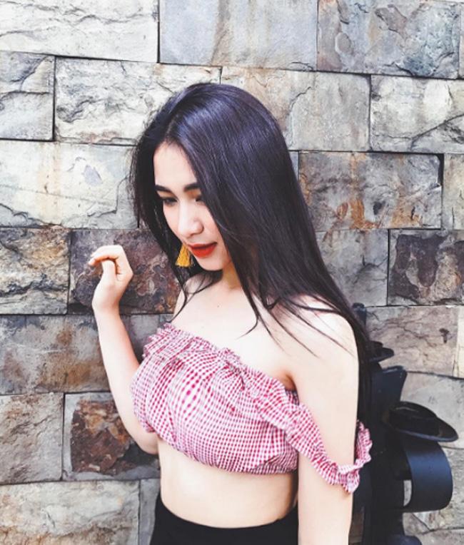 Chẳng ngại gì hết, con gái bây giờ tự tin mặc áo chỉ bằng... 1 gang tay ra đường-5