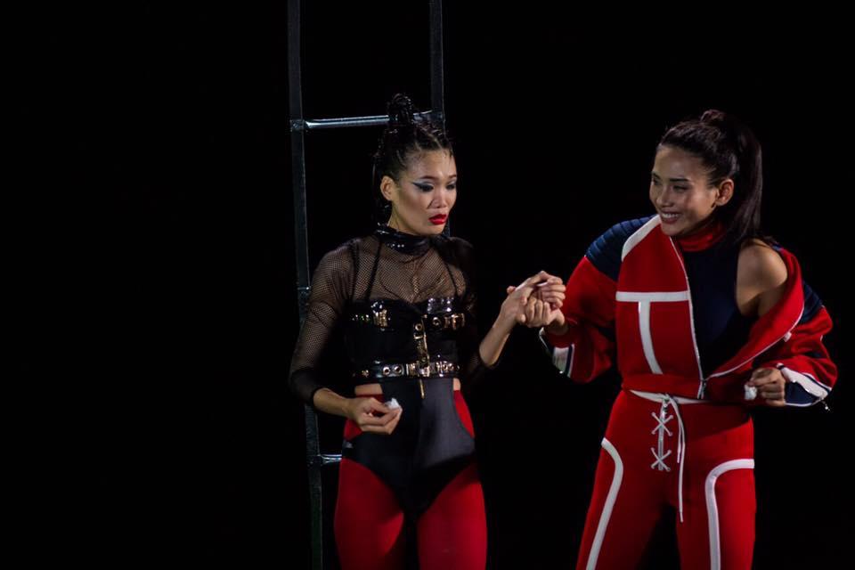 Võ Hoàng Yến ơi, đến khi nào mới chịu ngừng những bộ cánh thảm họa!-7