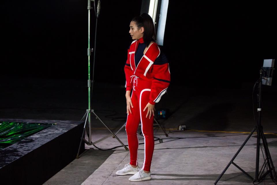 Võ Hoàng Yến ơi, đến khi nào mới chịu ngừng những bộ cánh thảm họa!-4