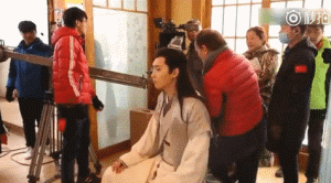 Hậu trường hài hước hé lộ 'bậc thầy' diễn sâu trong phim Hoa ngữ-10