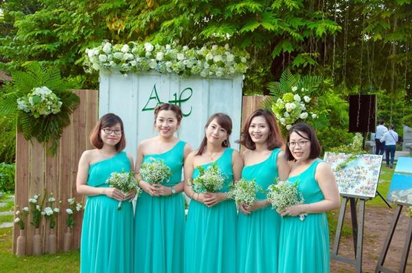 Chàng rể Thụy Điển tương lai chào bố mẹ vợ là 'chào bờ mi' và đám cưới màu xanh bạc hà-11