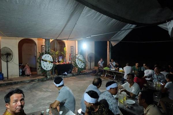 Vụ cháy ở Hoài Đức: 7 người ôm nhau chết trong nhà tắm-1