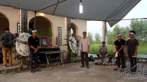 Vụ cháy ở Hoài Đức: 7 người ôm nhau chết trong nhà tắm-2