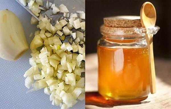 Với 2 ngàn đồng có ngay 2 cách trị mụn thịt quanh mắt 'một đi không trở lại'-6