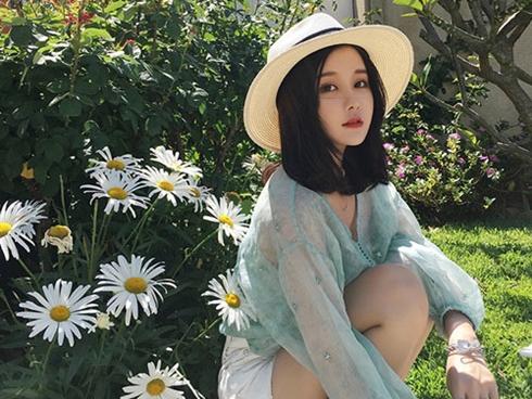 Nữ sinh viên xinh đẹp bỏ học, kiếm trăm tỷ mỗi năm