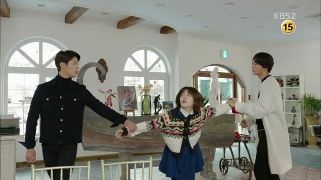 Nắm cổ tay kéo đi xềnh xệch trong phim Hàn: Ngọt 'sâu răng' hay bạo lực trá hình?-4