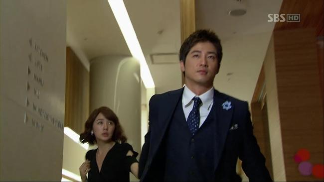 Nắm cổ tay kéo đi xềnh xệch trong phim Hàn: Ngọt 'sâu răng' hay bạo lực trá hình?-9