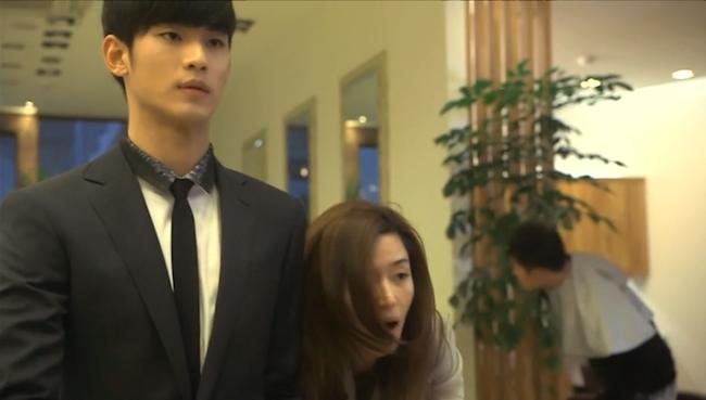 Nắm cổ tay kéo đi xềnh xệch trong phim Hàn: Ngọt 'sâu răng' hay bạo lực trá hình?-1