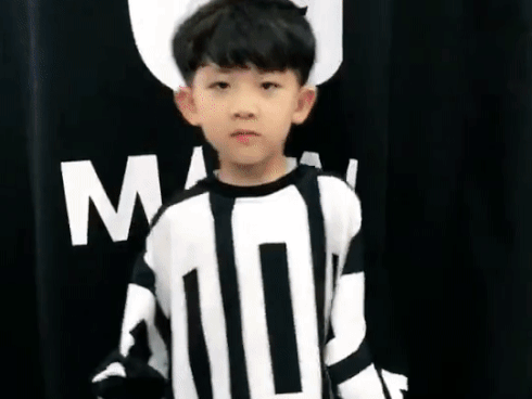 Clip nhảy siêu đỉnh của cậu nhóc người Hàn hút hàng trăm nghìn lượt xem