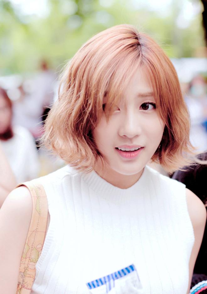 Hot trend tóc ngắn uốn phồng sang chảnh thống trị 2017-13