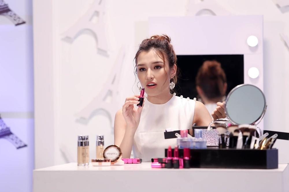 Hớn hở nói cảm ơn, Hoàng Thùy đứng hình vì bất ngờ bị Lan Khuê mắng té tát-7